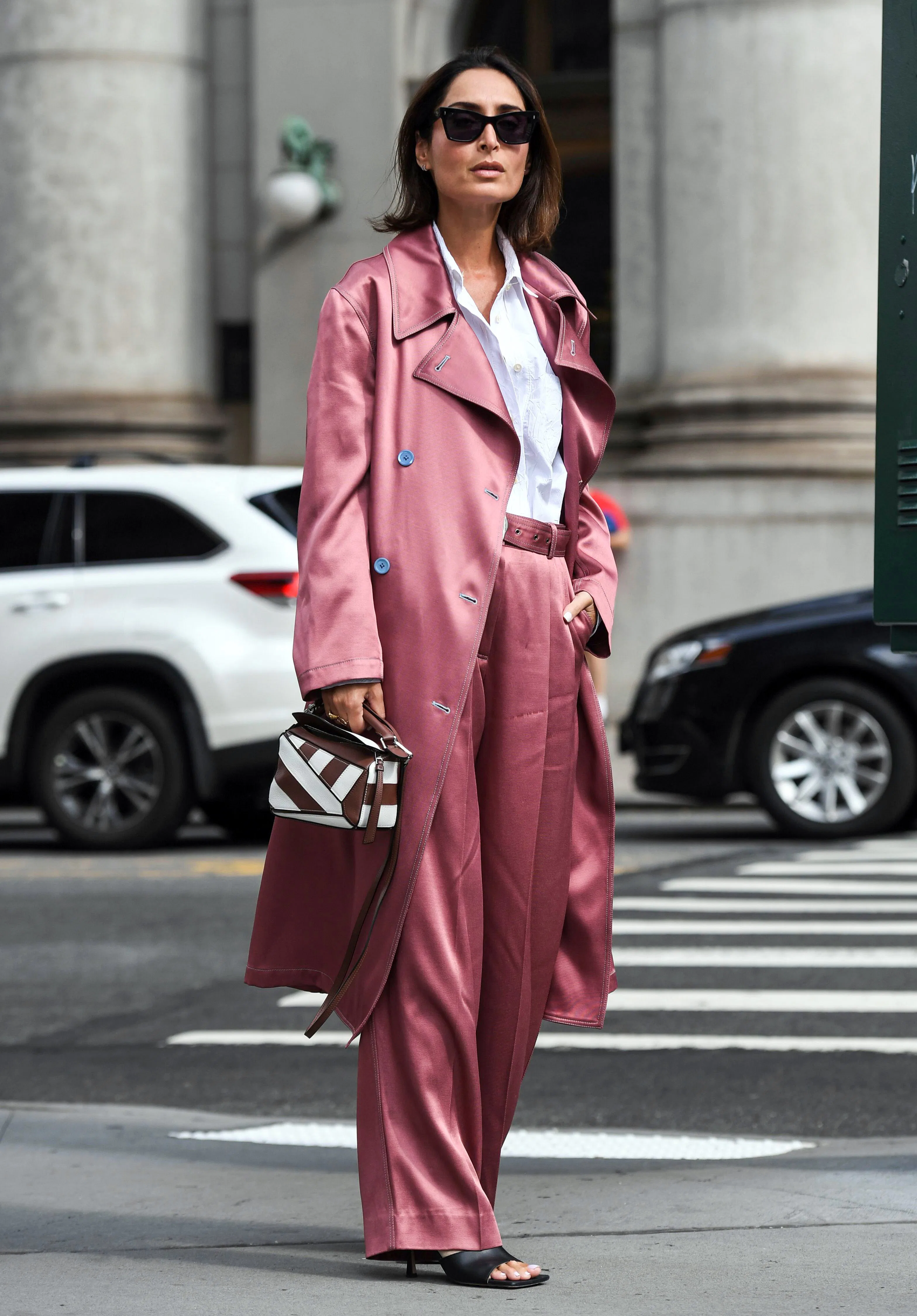9 Monochrome Outfit Ideas For Fall That Look Effortlessly Luxe