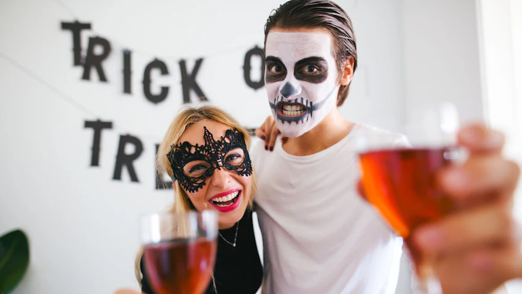 8 Classic Couples Costumes For Halloween 2019 That Are Timelessly