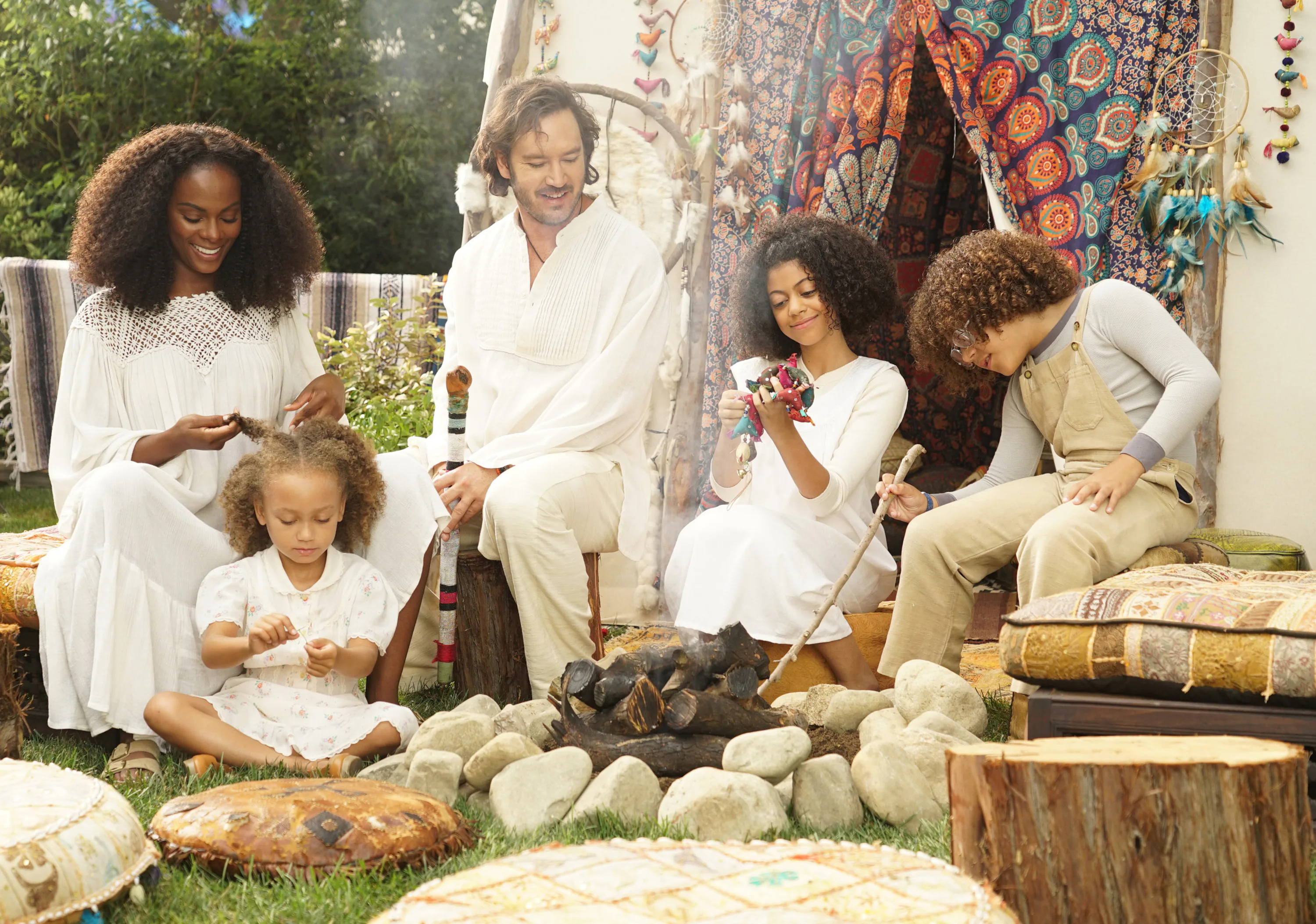 How 'mixed-ish' Uses The '80s To Explore Race, According To The Showrunner