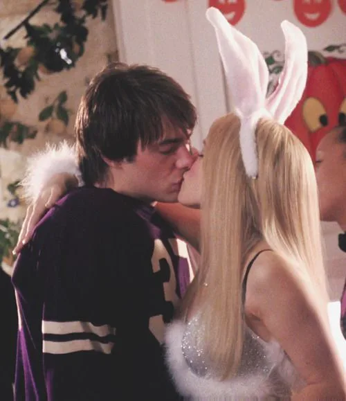 16 2000s Couples Costume Ideas For Halloween 2019 That Are So Fetch