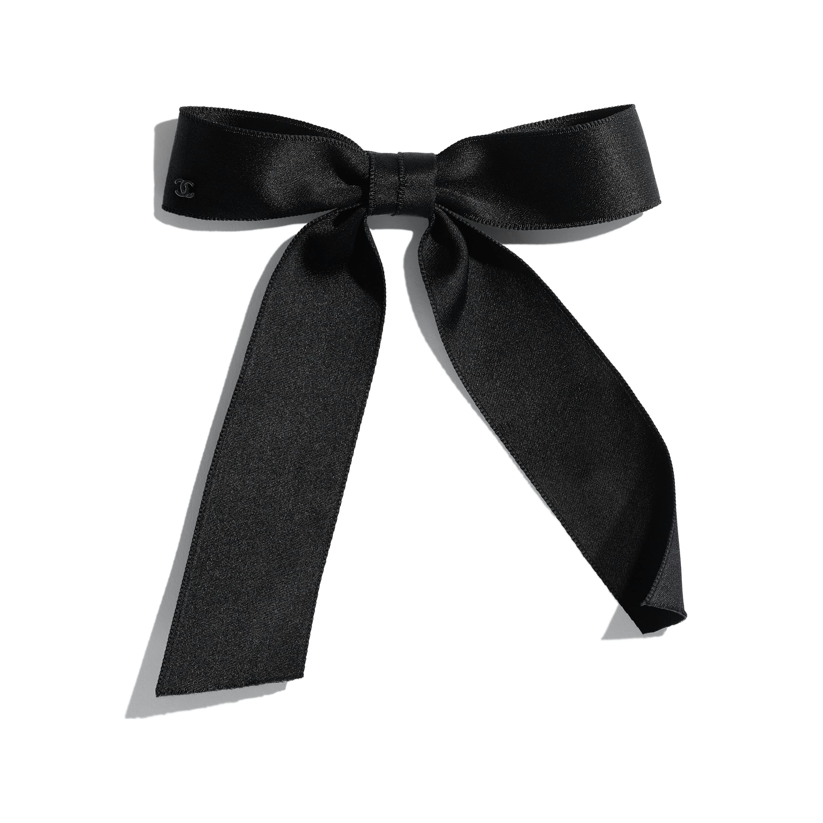 Chanel S Fall Winter 2019 Hair Accessories Are Now Available To