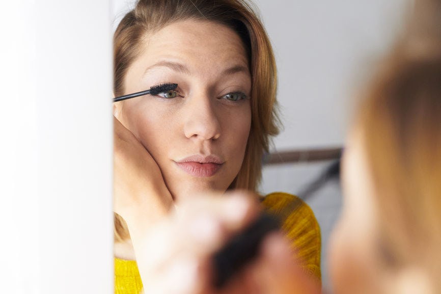 Does Mascara Expire? Here's When You Should Toss Your Tube