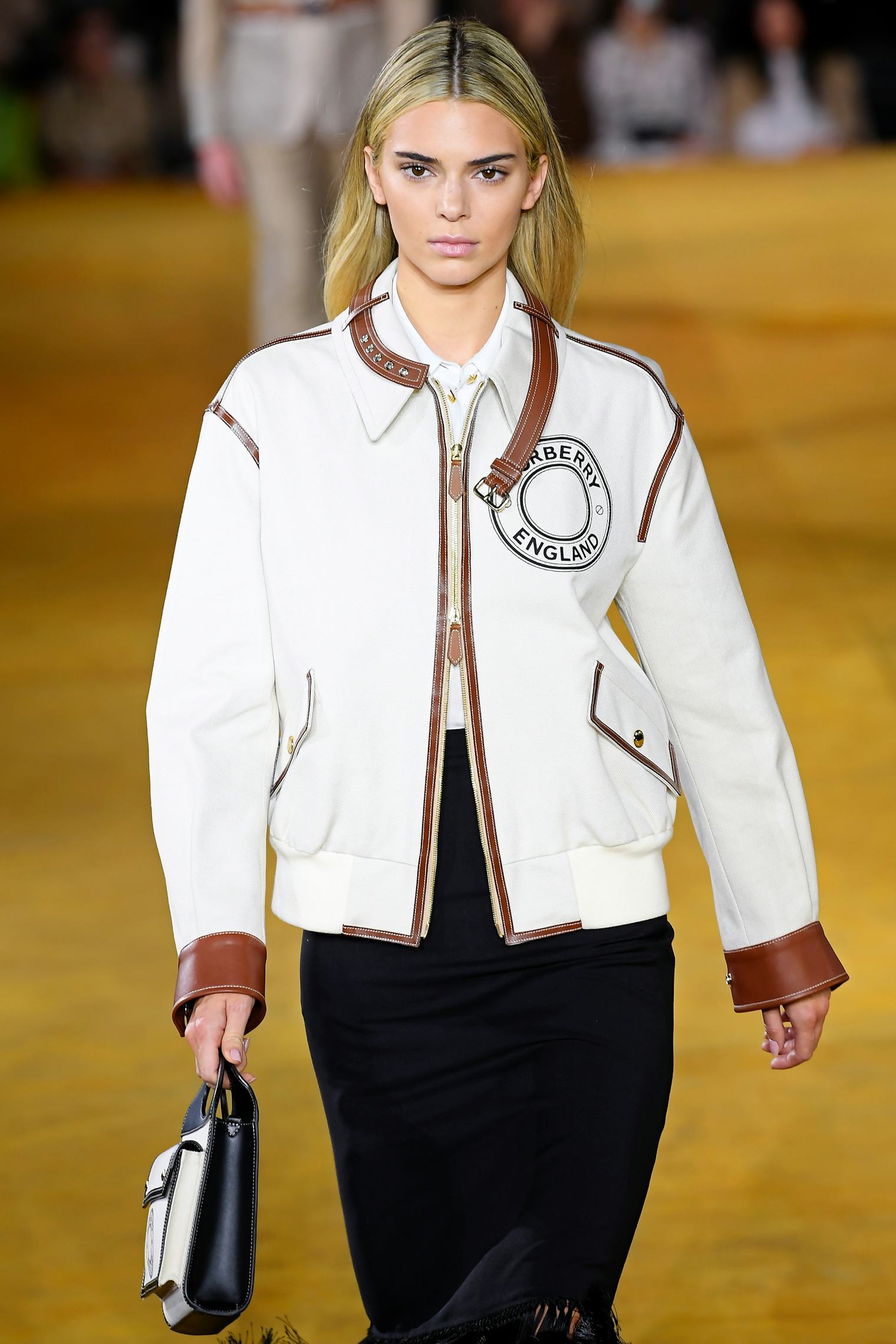 Kendall Jenner Dyed Her Hair Blonde For The Burberry Runway