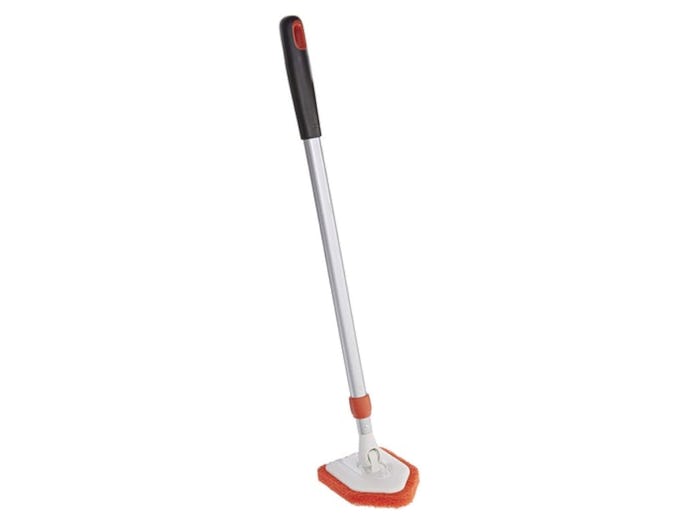 OXO Extendable Tub and Tile Scrubber