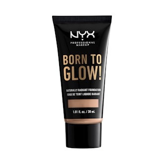 NYX Professional Makeup  Born To Glow Naturally Radiant Foundation