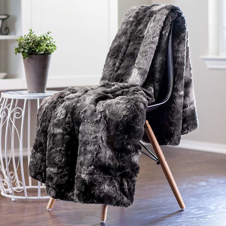 Chanasya Faux Fur Throw Blanket