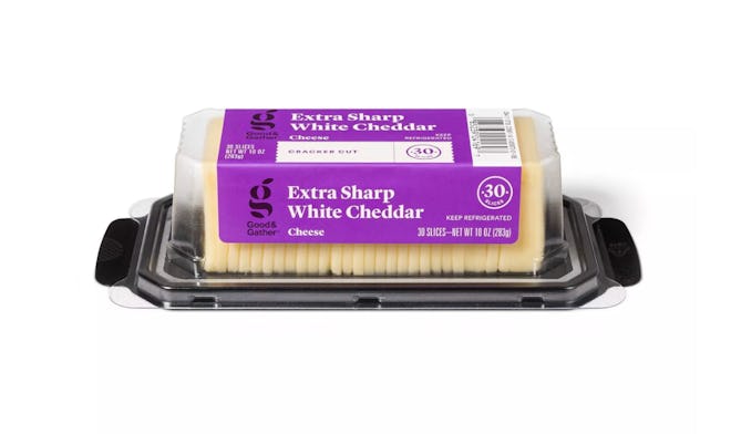 Good & Gather Extra Sharp White Cheddar Cracker Cut Cheese