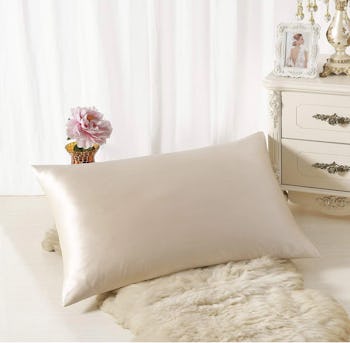 ALASKA BEAR Natural Silk Pillowcase