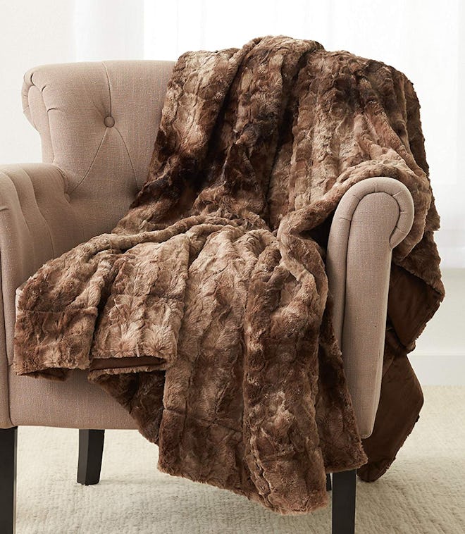 Pinzon Faux Fur Throw Blanket