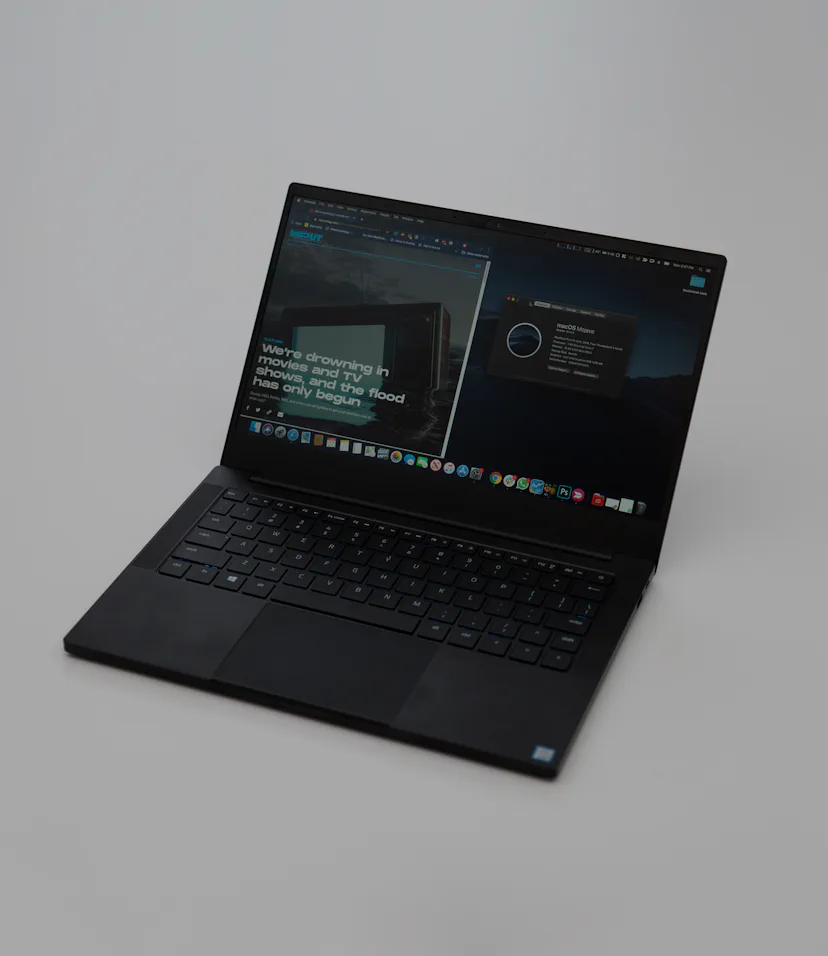 The best 13-inch hackintosh laptop is the Razer Blade Stealth