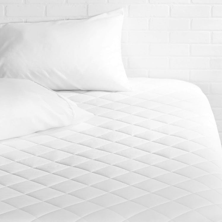 Amazon Basics  Quilted Mattress Topper Pad