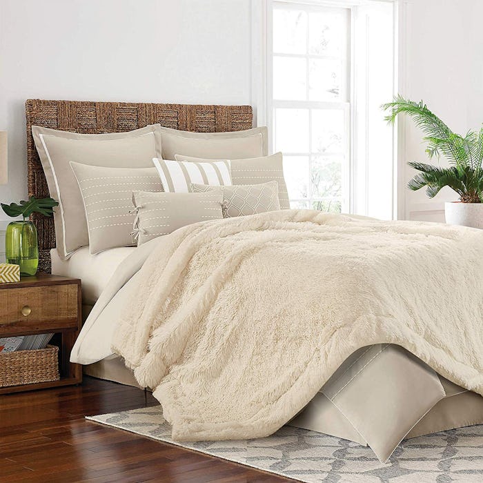 Chanasya Shaggy Throw Blanket