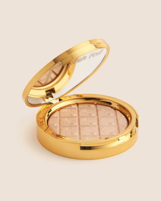 Athenss Illuminating Highlighter Powder