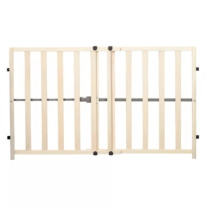 Regalo Wooden Expandable Safety Gate