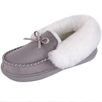 HomeIdeas Women's Faux Fur Lined Suede House Slippers