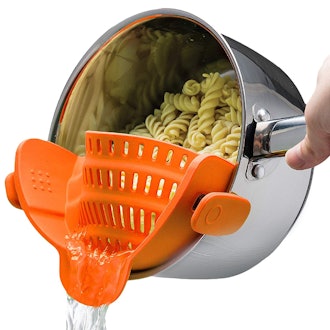 Kitchen Gizmo Snap N Strain Strainer