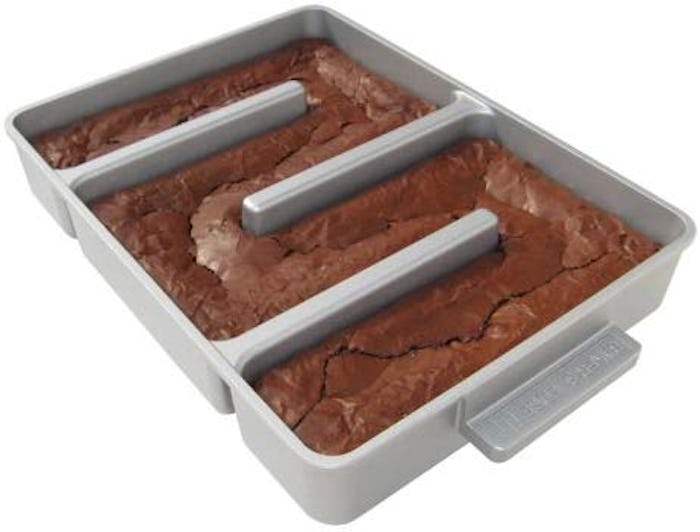 Baker's Edge Nonstick Edge Brownie Pan