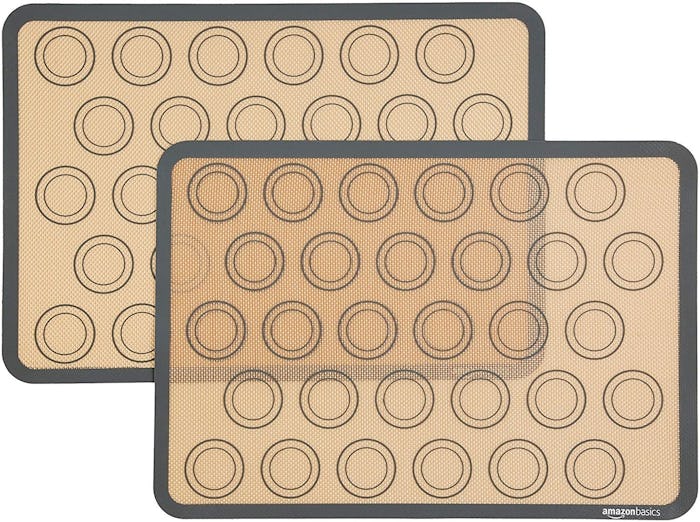 AmazonBasics Silicone Macaron Baking Mat (2-Pack)