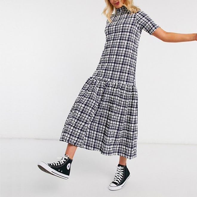 Monki Berna Seersucker Check Dress In Blue