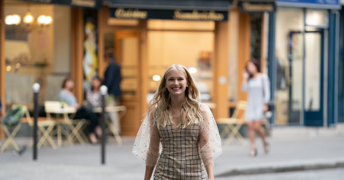 Who Plays Camille On 'Emily In Paris'? Camille Razat Is ...