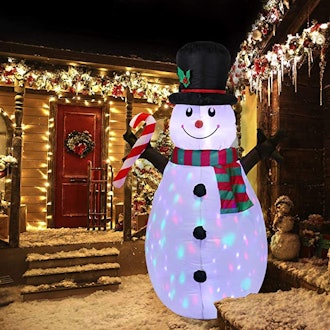 Lovezone 5ft Outdoor Inflatable Christmas Decorations - Built-in LED Lights 