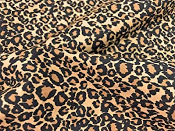 Amornphan 44 Inch Brown Color Leopard Pattern Animal Cheetah Tiger Print 100% Cotton Fabric for Patc...