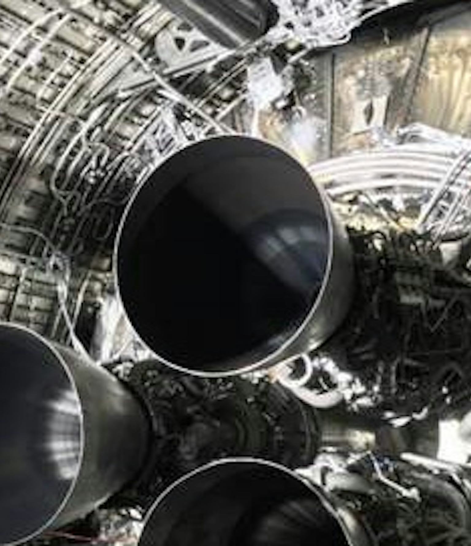 SpaceX Starship: incredible image shows 3 Raptor engines taking shape