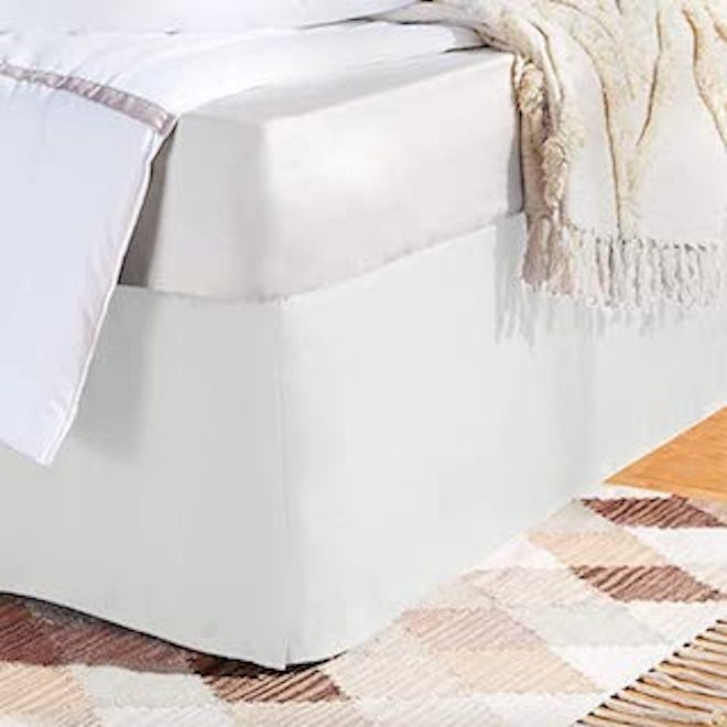 AmazonBasics Pleated Bed Skirt (Queen)
