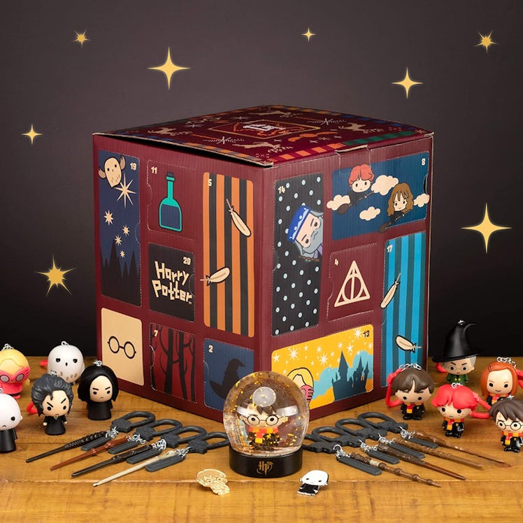 Paladone Harry Potter Advent Calendar Cube with 24 Gifts, Christmas Countdown