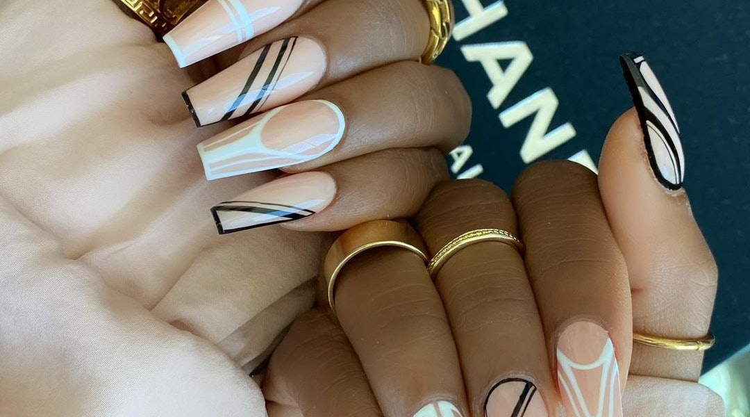 10 Acrylic Nail Designs For Every Type Of Aesthetic