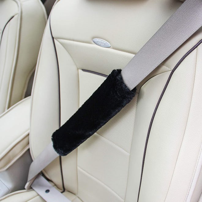 Amooca Faux Sheepskin Seat Belt Pad (2-Pack)