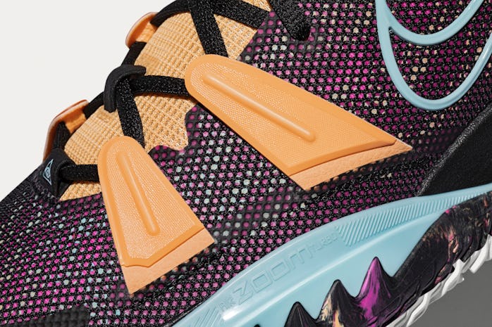 Kyrie 7 basketball sneaker