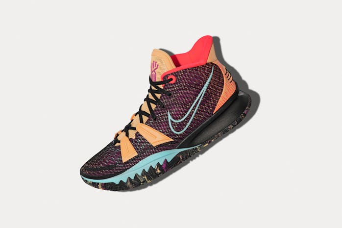 Kyrie 7 basketball sneaker