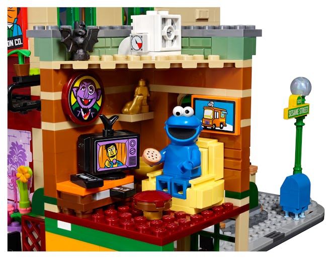 LEGO® Ideas 123 Sesame Street set