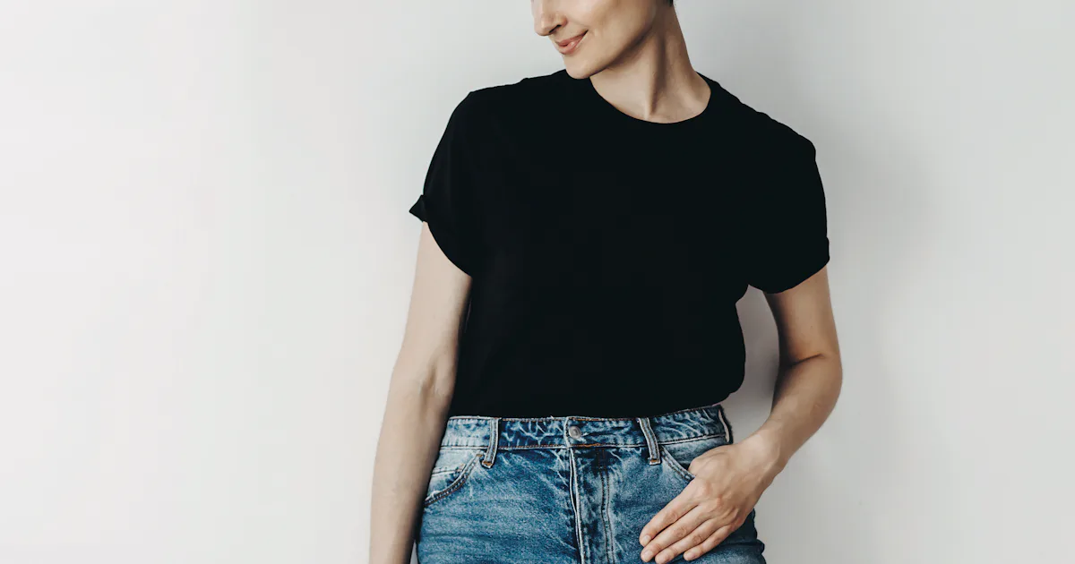 The 11 Best Black T-Shirts For Women In 2022
