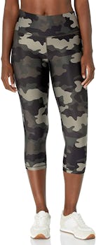 Amazon Essentials Women's Mid-Rise Capri Legging