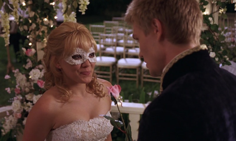 Hilary Duff S Cinderella Story Mask Disguise Is A Plot Hole She Knows It