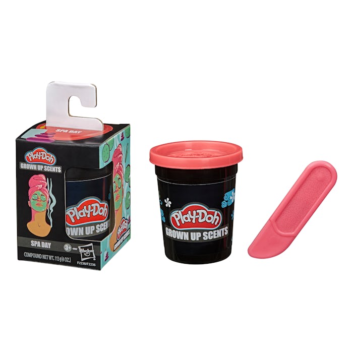 Packaging, container, and knife for the pink "Spa Day" Play-Doh
