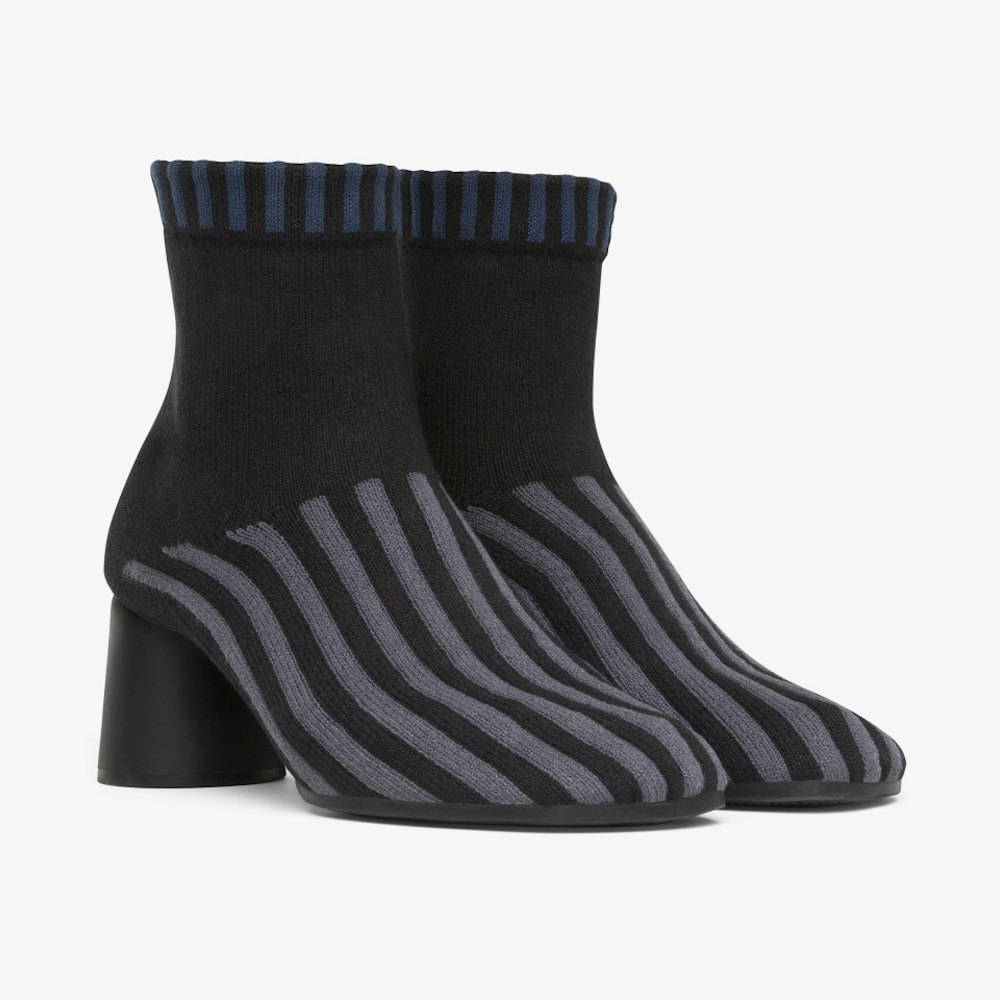 Upright Women's Tencel™ sock mid boot.