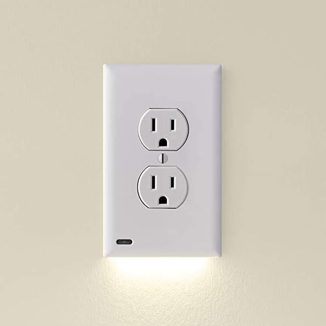 SnapPower Outlet GuideLight