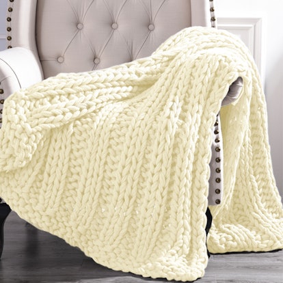 Chunky Knit Acrylic Throw Blanket