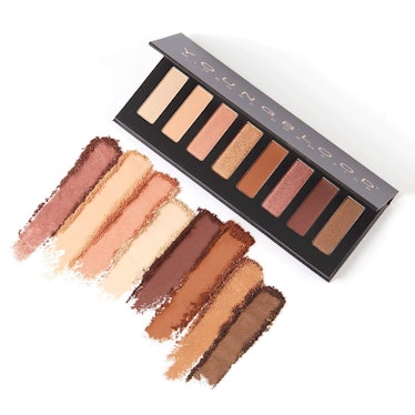 This neutral palette features eight highly-pigmented eyeshadows for sensitive eyes and is great for ...