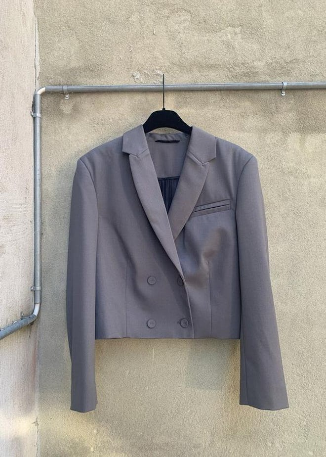 BANKER CROPPED BLAZER BY THE GARMENT IN CONCRETE