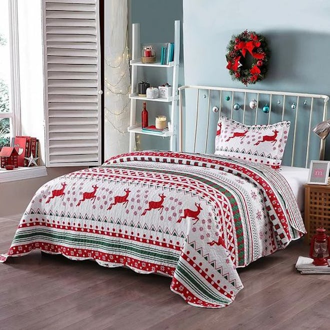 Kobbe Printed Reversible Quilt Set