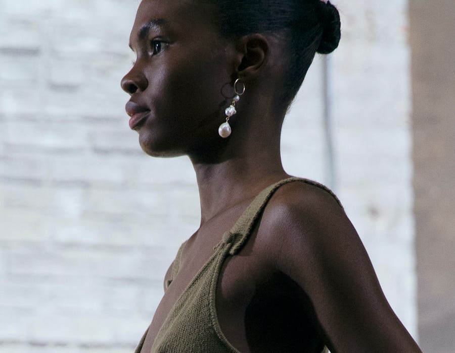 8 Jewelry Trends From The Spring 2021 Runways That Will Be Everywhere Next Season Spring 2022 Earrings Trends