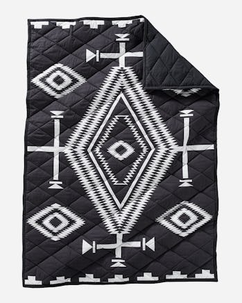 Pendelton Los Ojos Quilted Roll-Up Throw Blanket