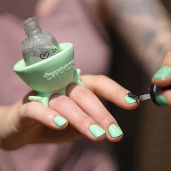 tweexy Wearable Nail Polish Holder