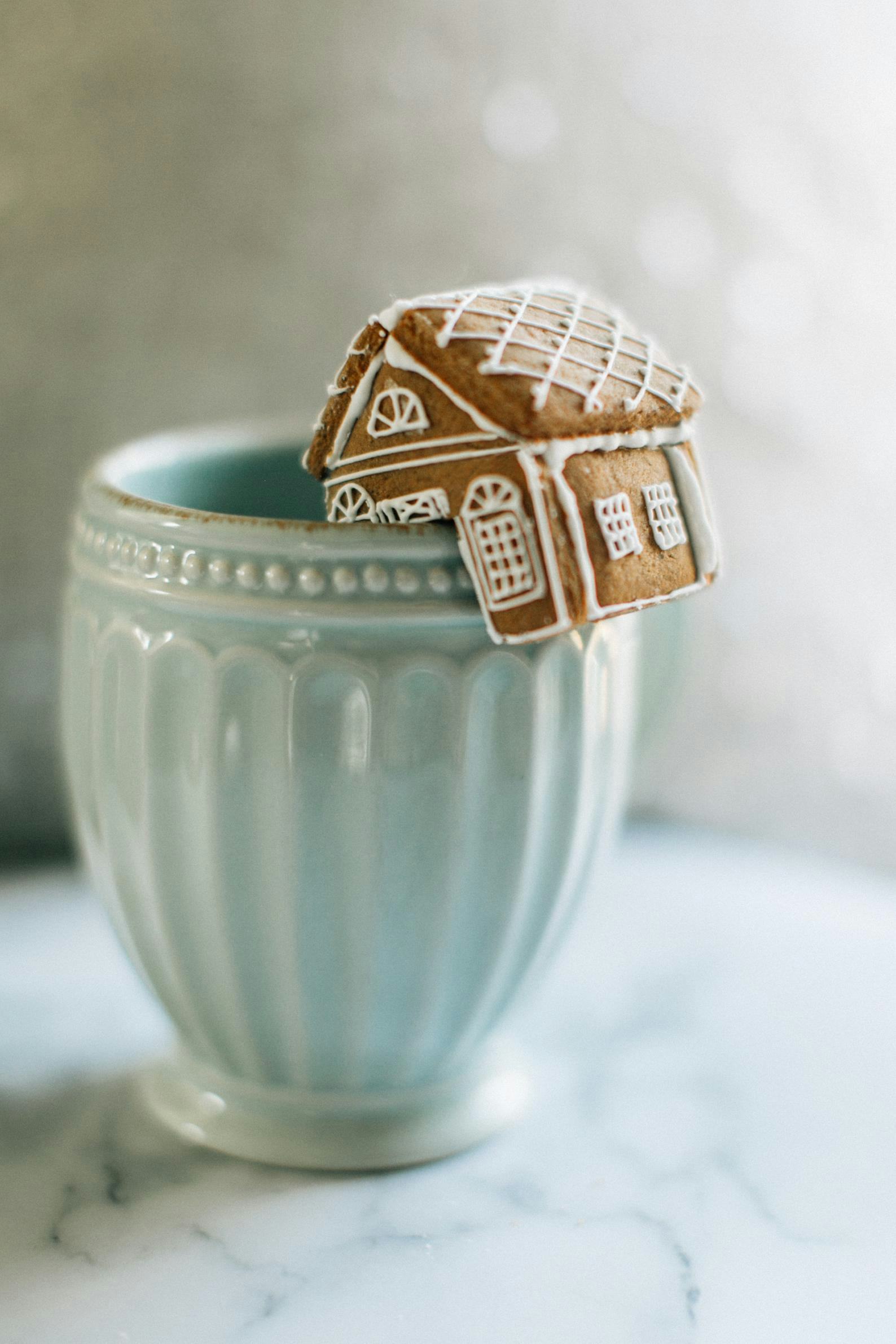 Hanging Cup Cookies Are Going To Be Your New Favorite Thing