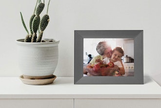 Aura Mason 9-Inch Smart Digital Picture Frame