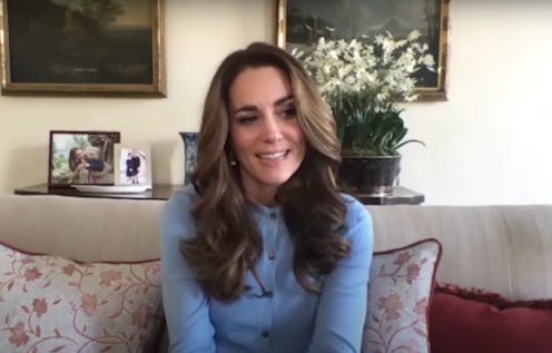 Kate Middleton's Gold Mistletoe Earrings